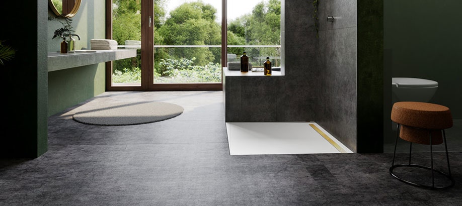 Doccia moderna con piatto doccia filo pavimento Nexsys di Kaldewei in un bagno nero