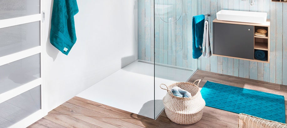 Piatto doccia Nexsys di Kaldewei in una doccia moderna filo pavimento