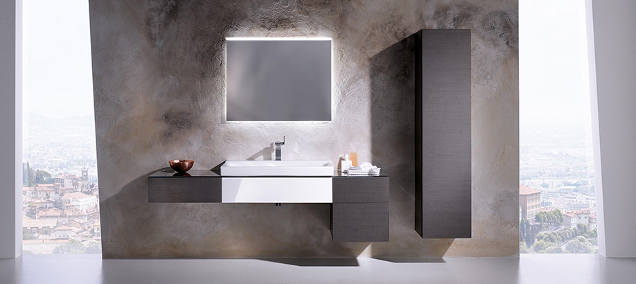 Bagno grigio di design arredato con sanitari e lavabi Geberit Xeno² 