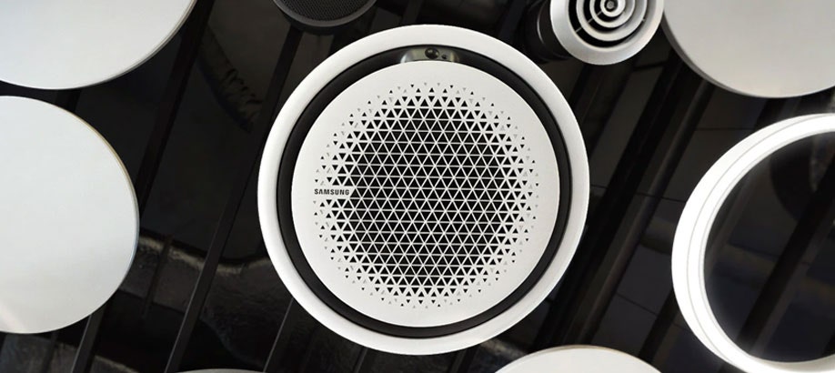 Condizionatore Samsung CASSETTA 360° commerciale con microfori visto da sotto