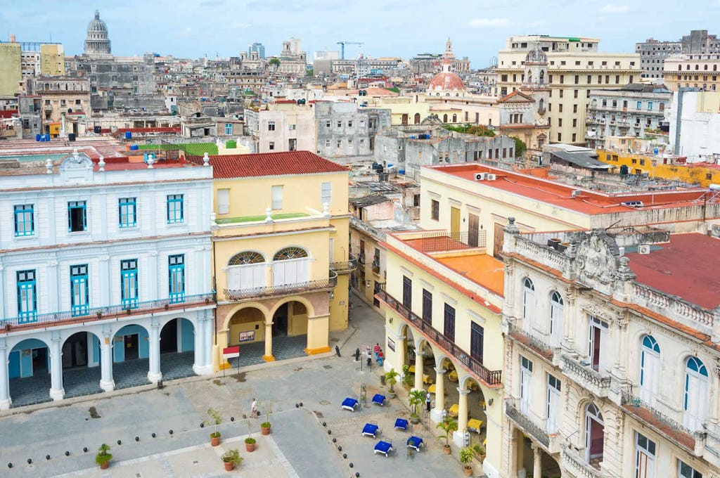 A mini tour to discover the fantasy of Cuba, in Central America