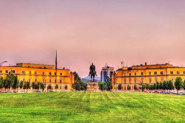 Albania Tirana piazza Skanderberg