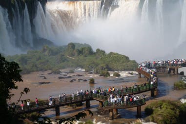 iguassu-falls-brazil-2