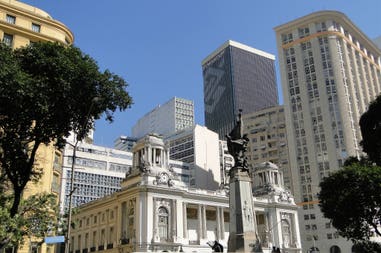 downtown-street-scene-centro-district-rio-de-janeiro-brazil