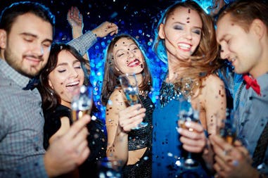 Ragazzi in discoteca