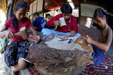 Cambodia artisans