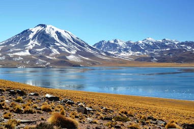 Lago e montagne in Cile