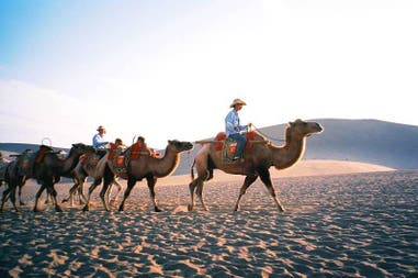 Cina Dunhuang giro in cammello