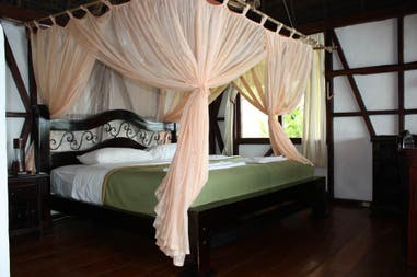 Ecuador Napo Wildlife Center room