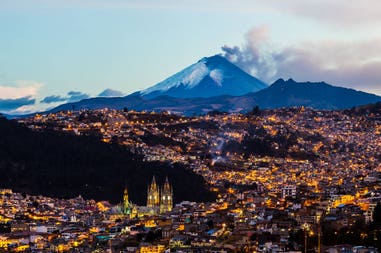 ecuador-cotopaxi-volcano-and-quito