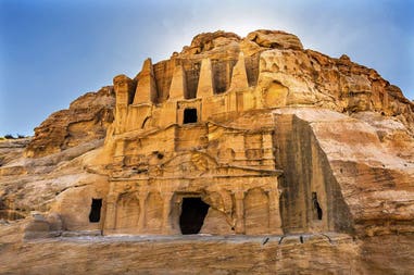 jordan-petra-bab-as-siq-tomb