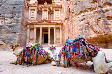 jordan-petra-camels