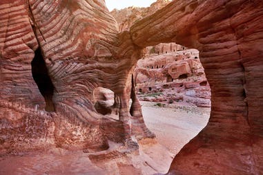 jordan-petra-rock-walls