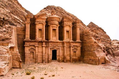 jordan-petra-the-monastery-front