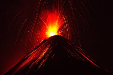 eruptin-fuego-volcano