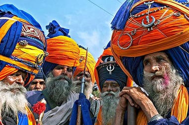 holla-mohall-festval-old-sikhs