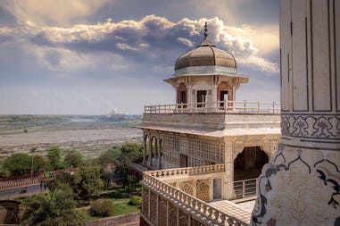 india-agra-view-on-taj-mahal