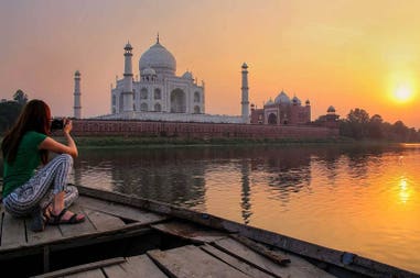 india-taj-mahal-tourist