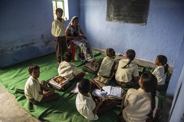 -fabrizio-ferracuti-scuoa-di-villaggio