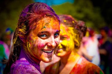 holi-tour-with-golden-triangle
