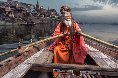 india-varanasi-sadhu2