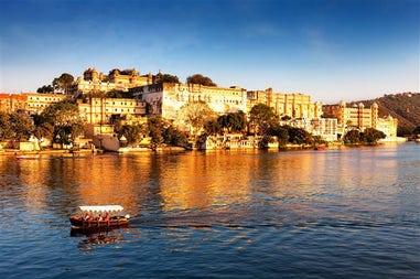 Il Lago Pichola ad Udaipur in India