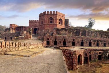Il forte nella città fantasma di Fatehpur Sikri ad Agra in India