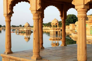 india-rajasthan-jaisalmer-gadisagar-lake