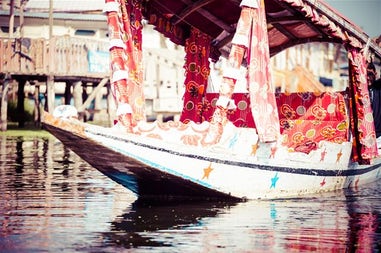 Il lago Dal nel Kashmir in India