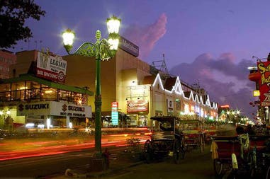yogyakarta-malioboro-street-di-notte