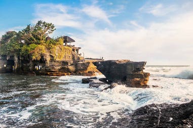 bali-tanah-lot-temple