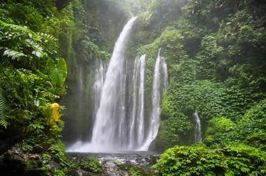 indonesia-lombok-air-terjun-tiu-kelep-waterfall