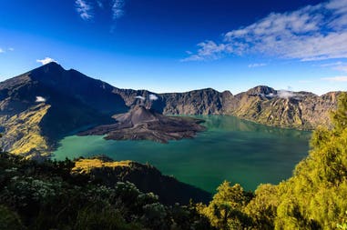 indonesia-lombok-rinjani-volcano
