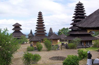 indonesia-pura-besakih