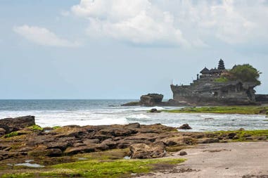 indonesia-the-tanah-lot-temple