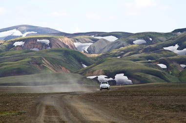 Iceland Landmannalaugar jeep tour