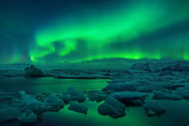 boreal-aurora-night