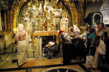 Israel Jerusalem Church of the Holy Sepulcher women praying