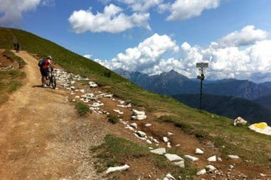 Sentiero sterrato per mtb in Italia