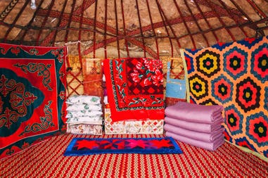 kyrgyz-yurt-inside