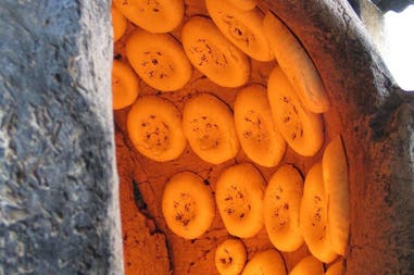 uzbek-bread-in-clay-stove-1-e1481583498131