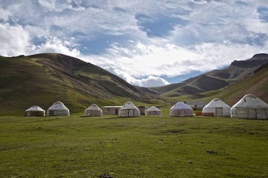 day-14-tash-rabat-yurts