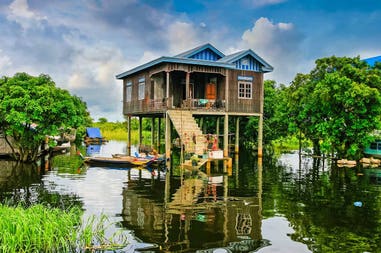 Cambogia Tonle Sap casa galleggiante