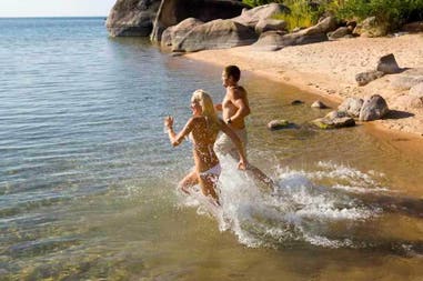 Couple run in Malawi Lake