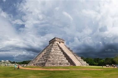 Wonderful Mayan temple in the archaeological site of Chichen Itza in Mexico