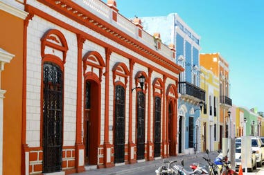 mexico-campeche-street-colors