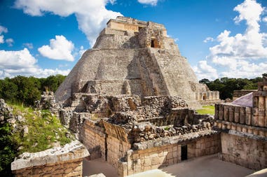 mexico-uxmal-piramide-del-adivino