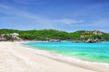 mexico-huatulco-beach