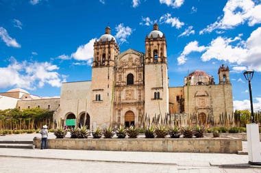 mexico-oaxaca-church-of-santo-doming-de-guzman