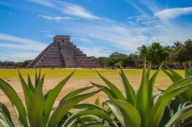 Kukulkan Pyramid in Chichen Itza